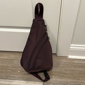 Sakroots On The Go Sling Backback (dark purple)